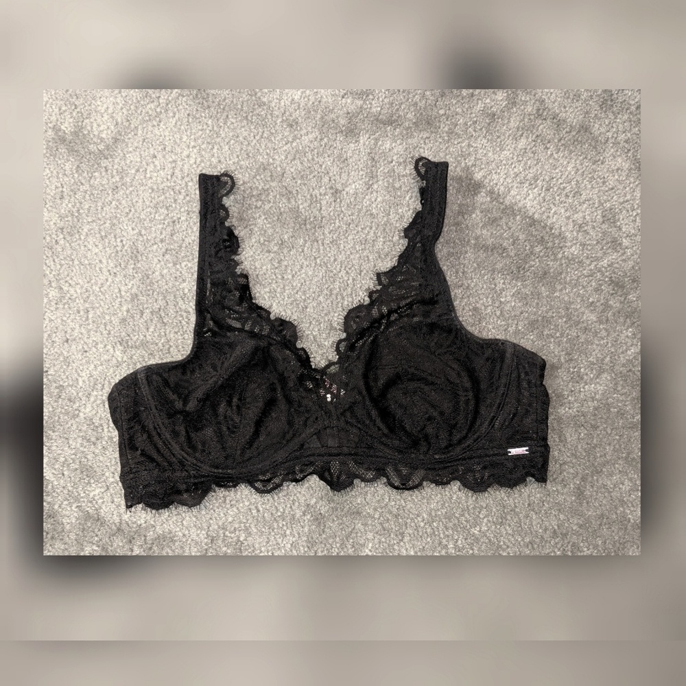 {NWOT} Victoria's Secret (PINK) black laced bra